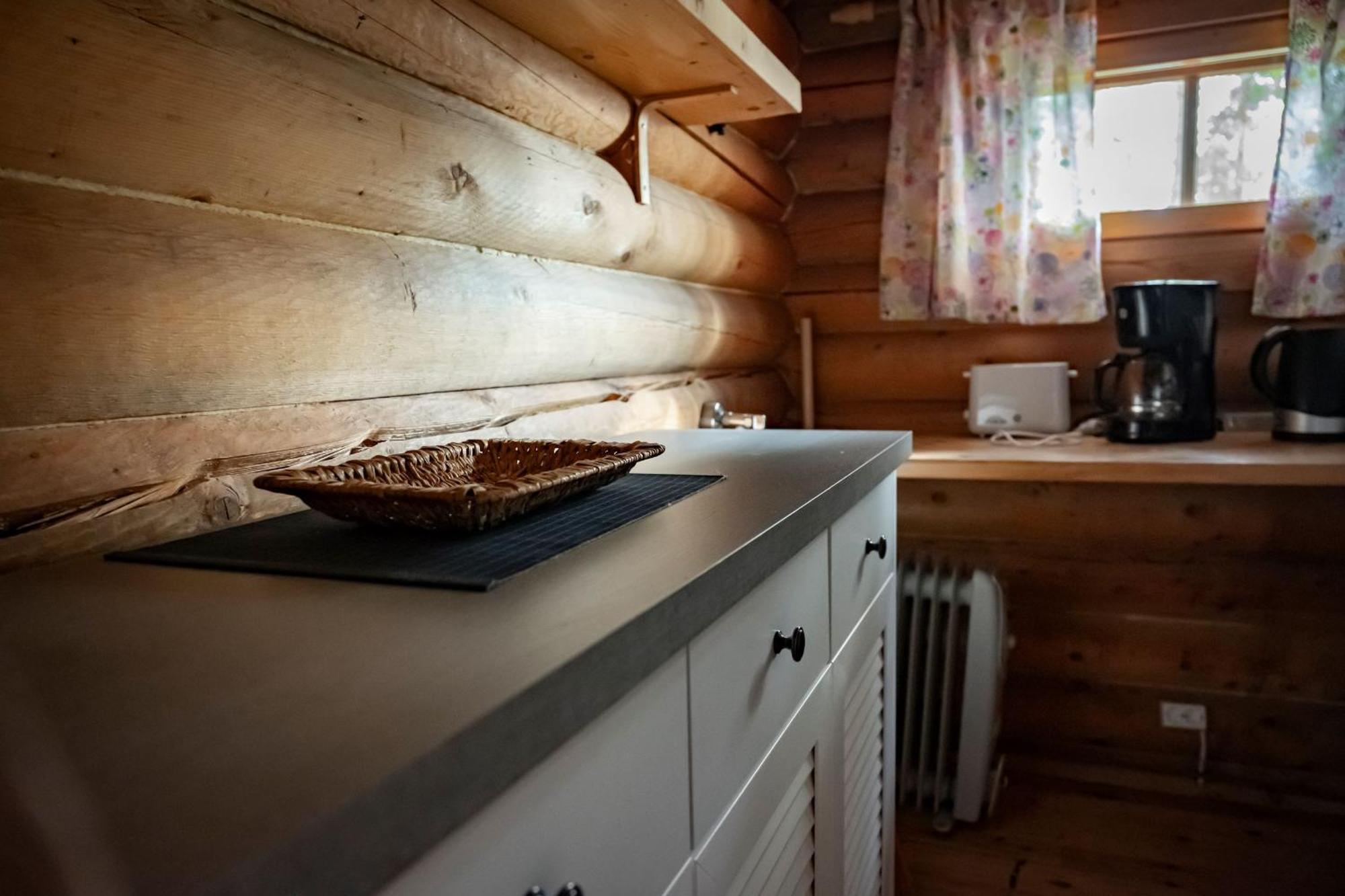 Ik Hotel & Camping Keuru Rum bild