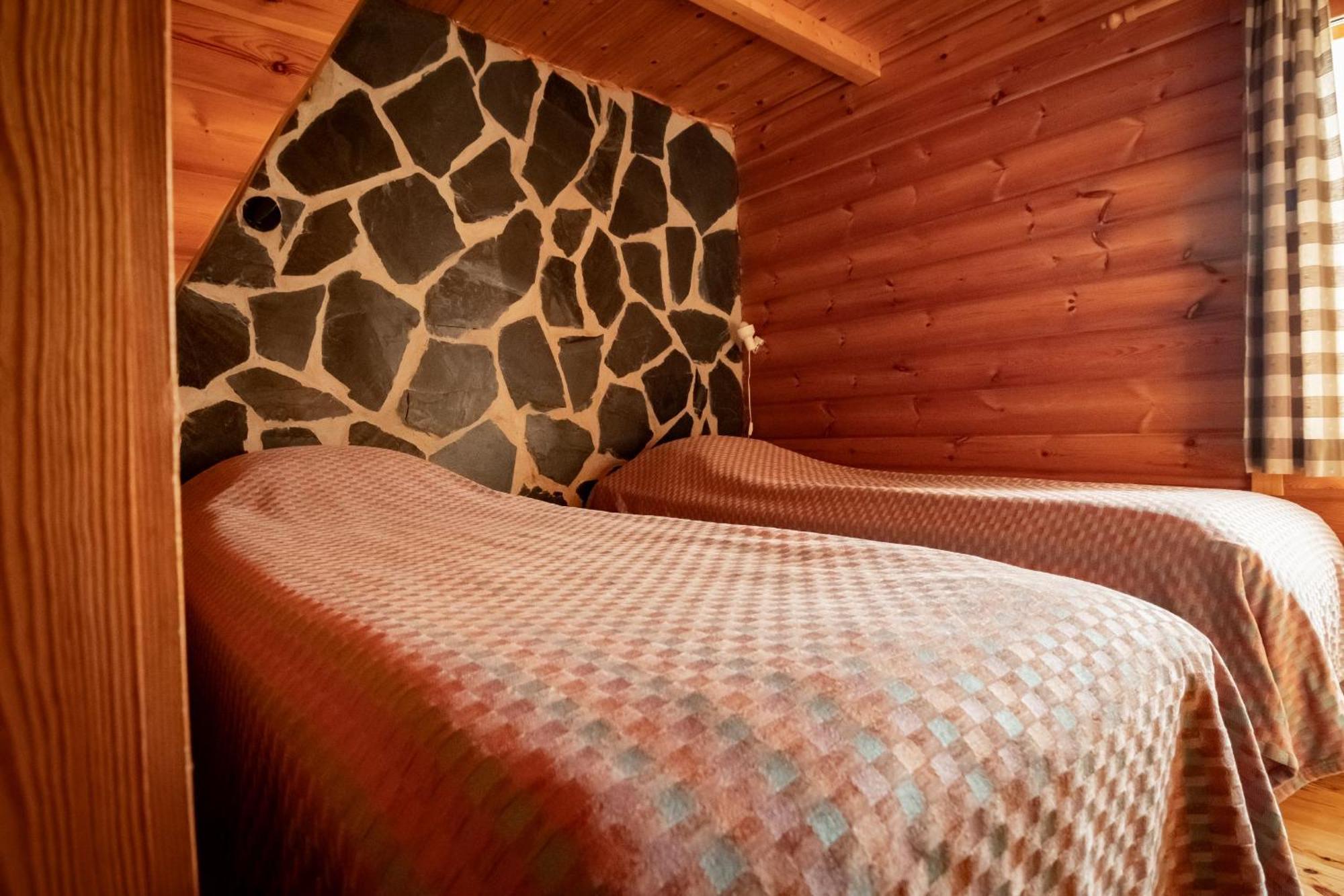 Ik Hotel & Camping Keuru Rum bild